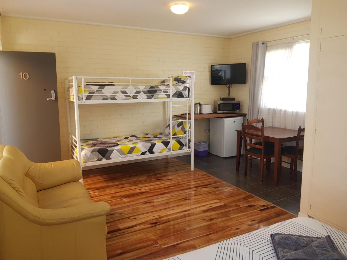 Whyalla Country Inn Motel Extérieur photo
